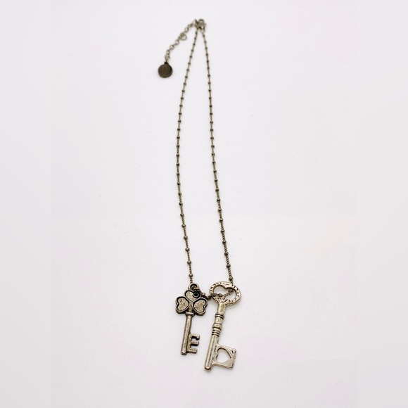 VINTAGE Anne Koplik • Silvertone Key Charm Chain Necklace OS - Picture 5 of 15